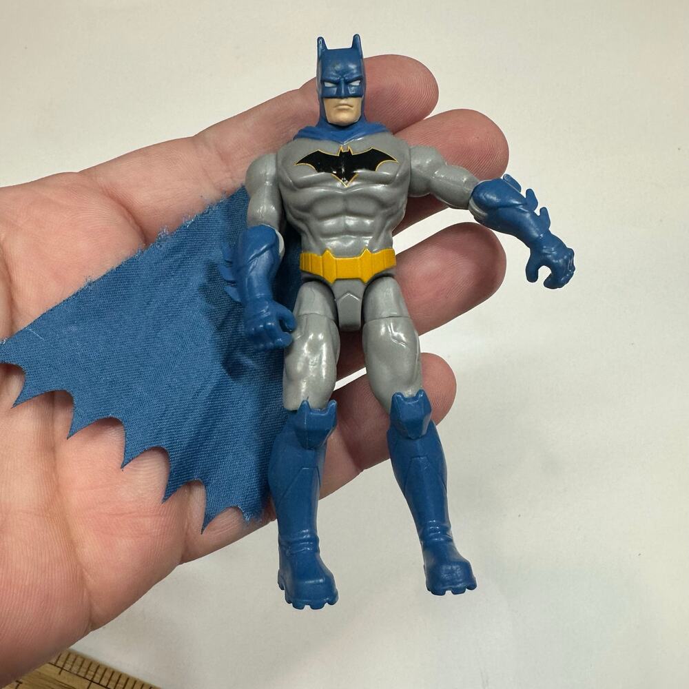 Batman Action Figure DC Comics 2001 Blue Gray Cape Posable
